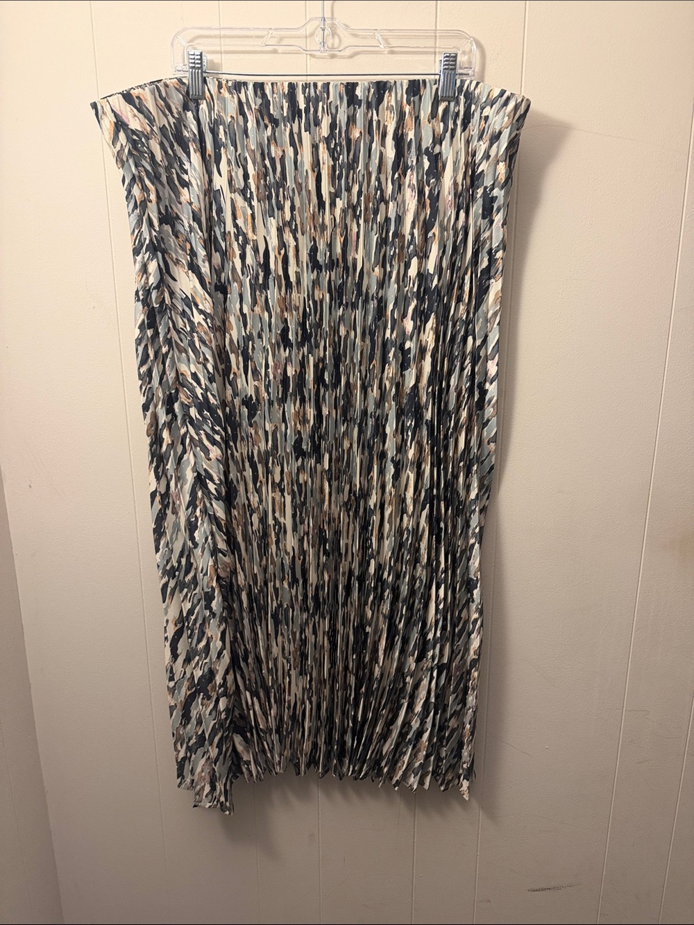 Eloquii Pleated Midi Skirt in Cream, Gray, Blue and Tan Abstract